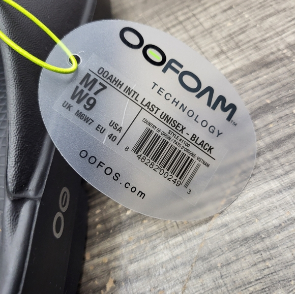 OOFOS Women's OOahh INTL Slip On Comfort Sandal Slides Black Sz 9 New - Picture 7 of 7